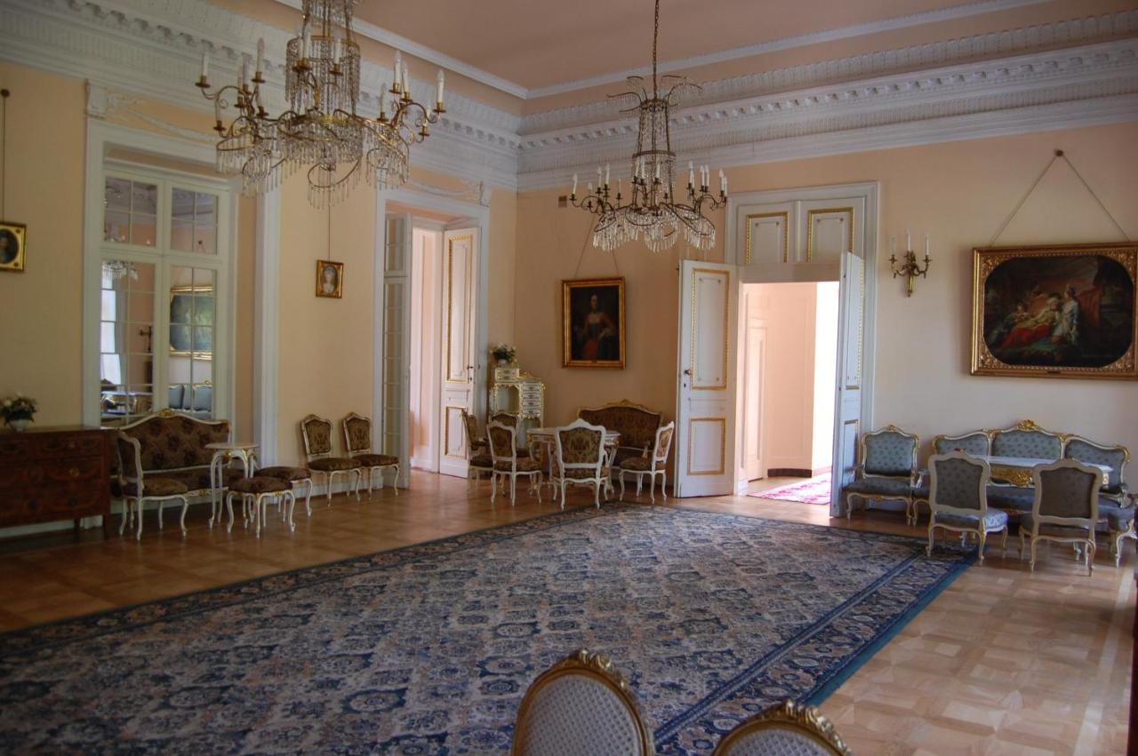 Hotel Butikowy Palac Jablonna Kültér fotó