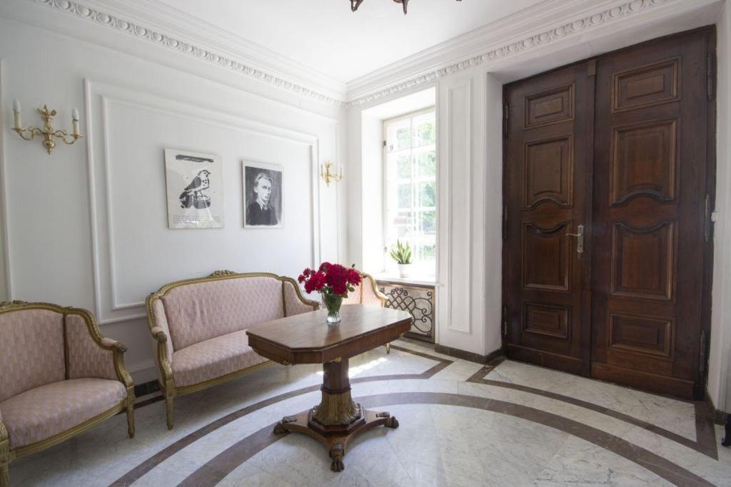 Hotel Butikowy Palac Jablonna Kültér fotó