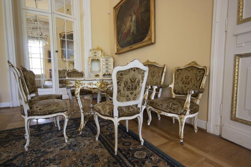 Hotel Butikowy Palac Jablonna Kültér fotó