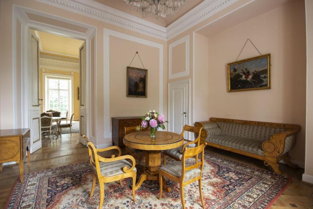 Hotel Butikowy Palac Jablonna Kültér fotó